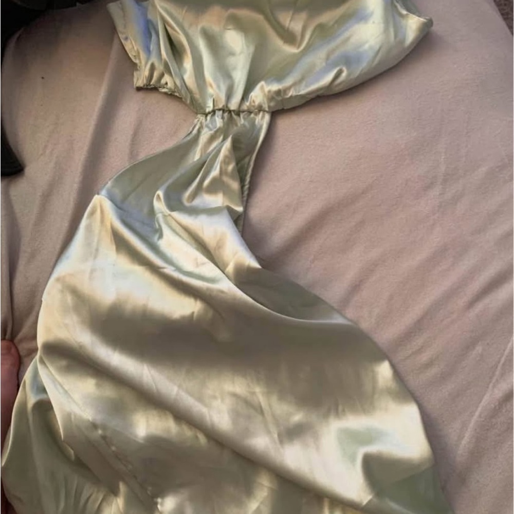 Chic Satin Dress in Soft Green